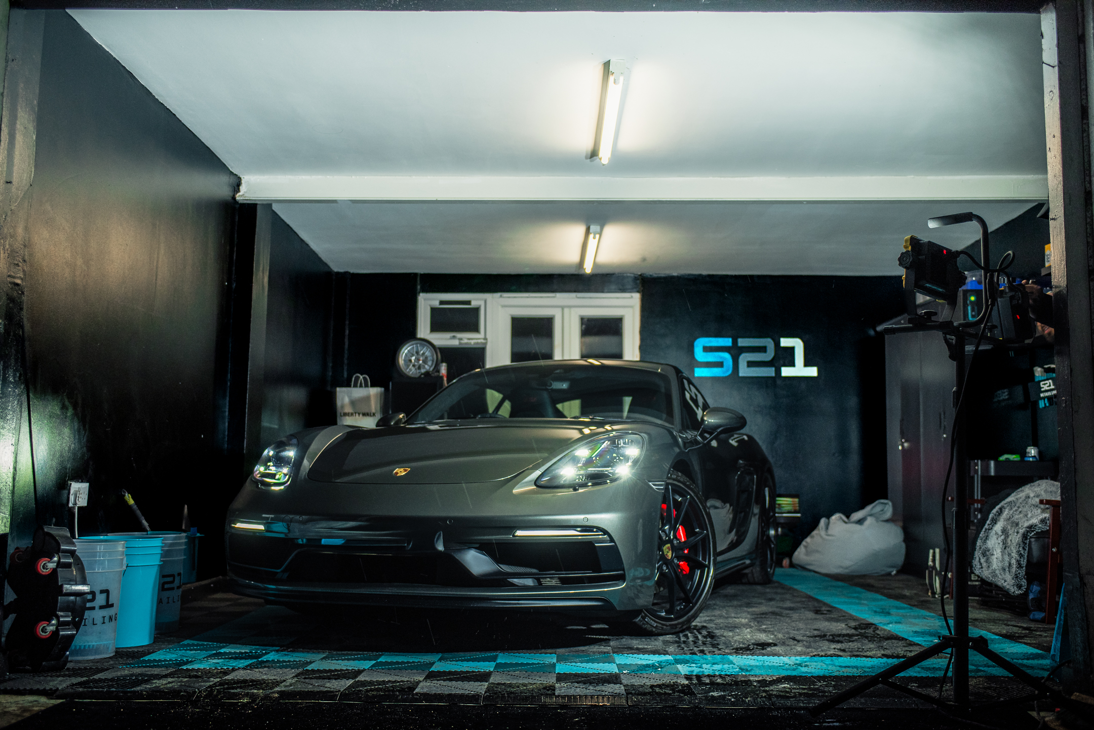 Finished Porsche Cayman GTS in the S21 studio